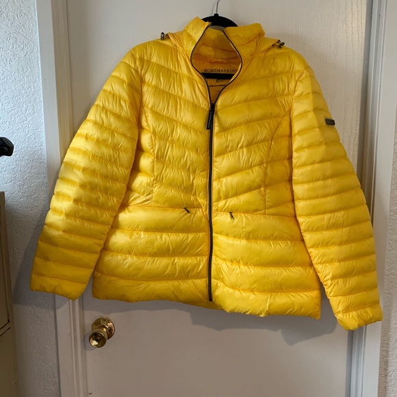 BCBGMaxazaria Packable BCBG Yellow Puffer Jacket size XL Like New - Picture 3 of 12